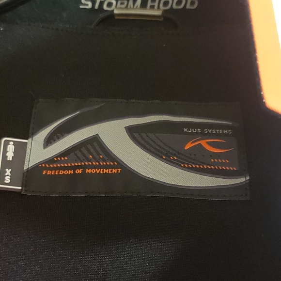 KJUS women"s evolve jacket. - Picture 8 of 9